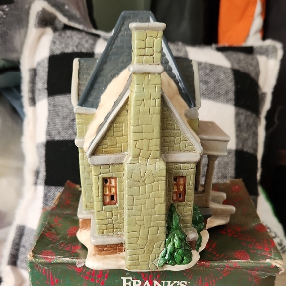 Vintage Winter Tyme Village Library Christmas Village - Picture 4 of 7